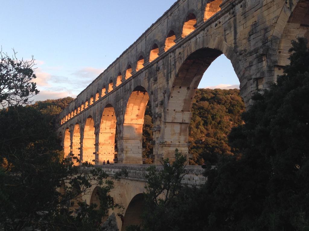 Le Cherche Midi, Entre Nimes, Le Pont Du Gard, Uzes, Arles Marguerittes Exterior photo